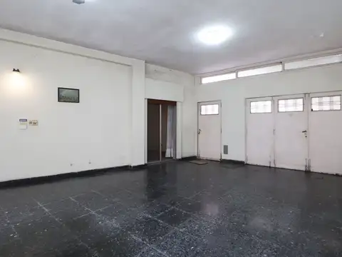 VENTA CASA EN ESQUINA 4 AMB TERRAZA Y PATIO