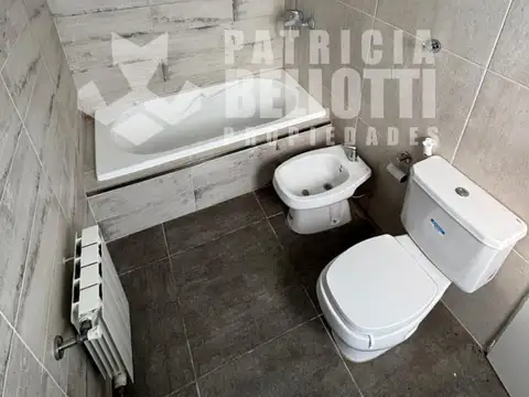 Casa en Alquiler con 1 cochera