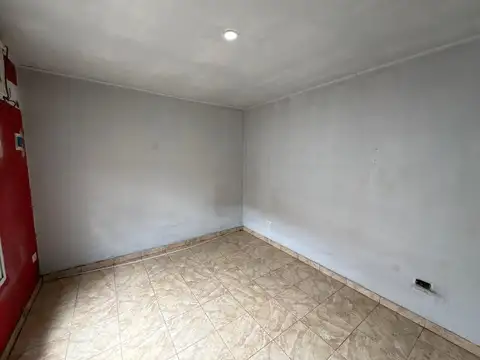 Casa 2 ambientes con 1 baño