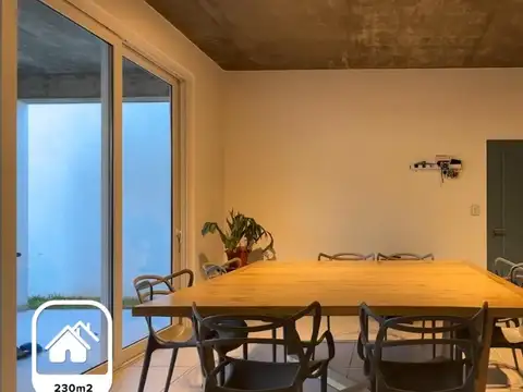Casa en Alquiler de 4 dormitorios