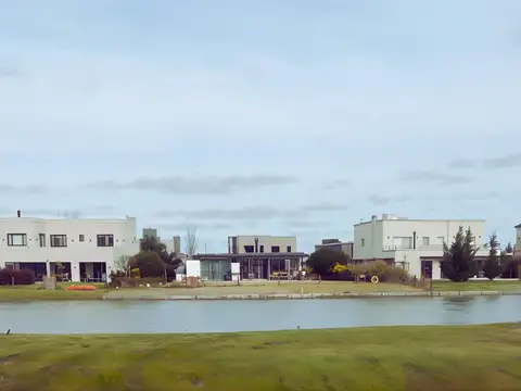 San Lucas - Lote al Lago - Canning.