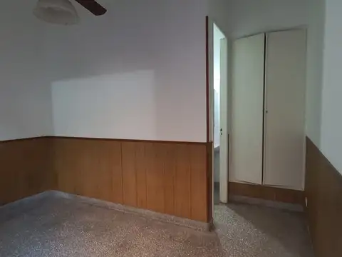 Casa en Alquiler con 1 cochera