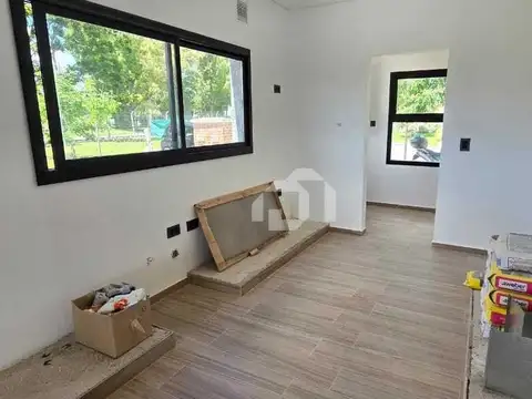 Casa 4 ambientes con 3 baños