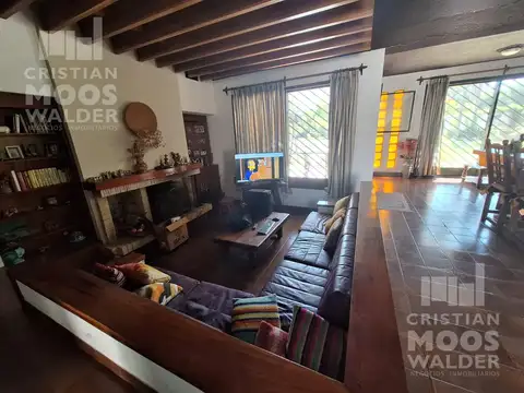 Casa 5 ambientes con 2 baños