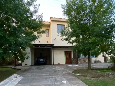 Casa 4 ambientes con 4 baños