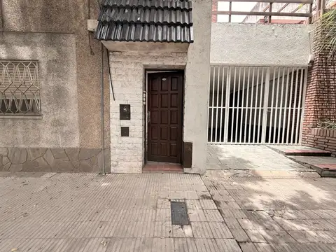 Colon al 2300,  Rosario