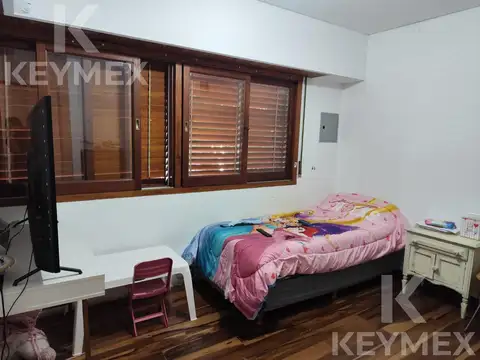 Casa con 4 dormitorios en alquiler, City Bell