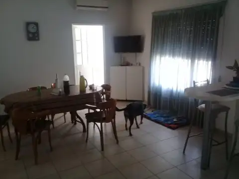 EXCELENTE CASA 4 AMBIENTES EN RAMOS MEJIA