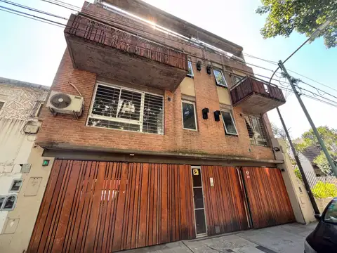 PLAZA 4400, Piso 1
