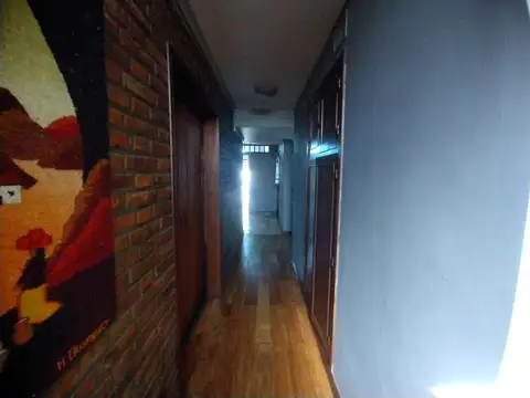 Casa 6 ambientes con 2 baños