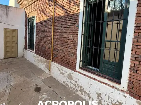 Casa 4 ambientes con 1 baño