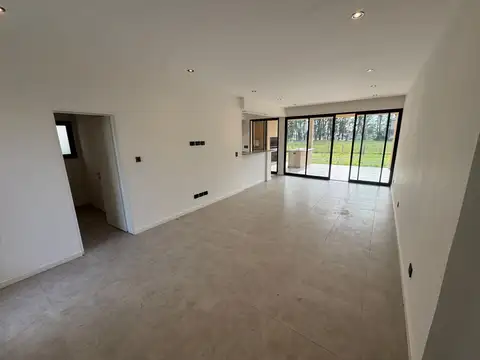 av parque 3000, Piso av