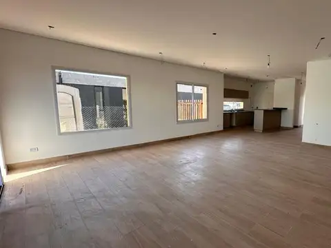 Casa en Venta en Pilar del Este - Santa Emilia, USD 220.000