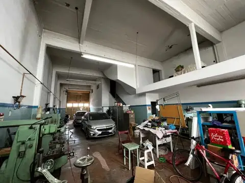 Casa en Venta con 5 cocheras