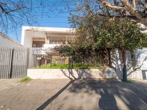 CASA EN VENTA 3 DORMITORIOS BARRIO MATHEU
