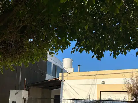 Casa en Alquiler con 1 cochera