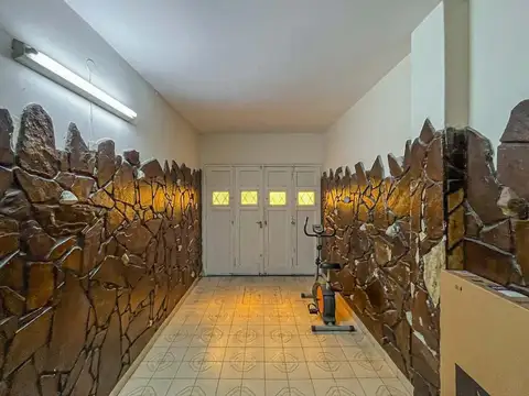 Casa 5 ambientes con 1 baño