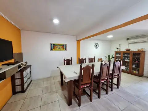 CASA EN VENTA CAMPANA - BARRIO BANCO PROVINCIA