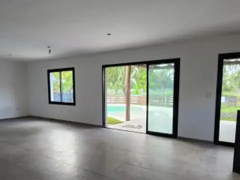 VENTA CASA 5 AMB EN Bº SANTA EMILIA CON PILETA EN PILAR DEL ESTE