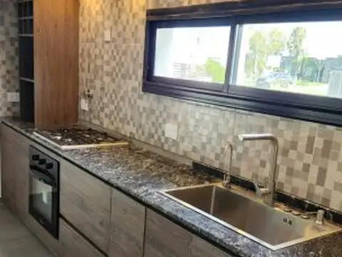 Casa en Venta en Pilar del Este - Santa Emilia, USD 175.000