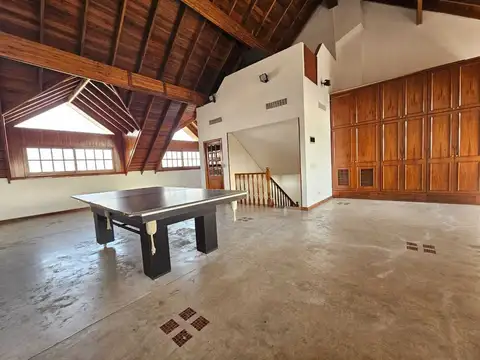 Casa 7 ambientes con 4 baños
