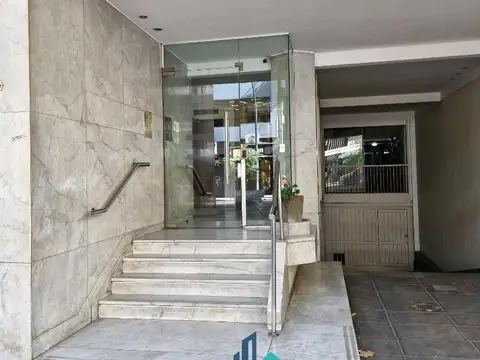 Departamento apto profesional para reciclar excelente ubicac