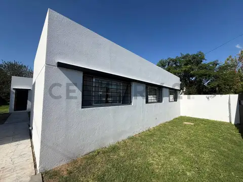 Casa en venta en Villa Elisa de dos dormitorios