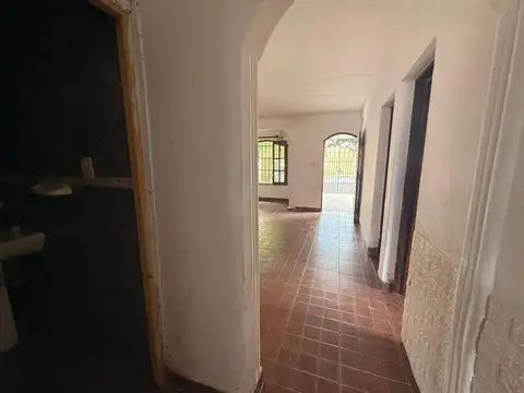 Casa 4 ambientes con 1 baño