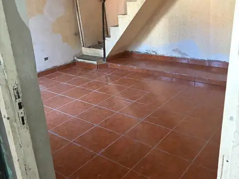Depto Tipo Casa en Venta en Lanus Oeste, USD 35.000