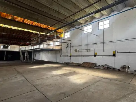 SE VENDE GALPON CON OFICINAS EN PARQUE INDUSTRIAL