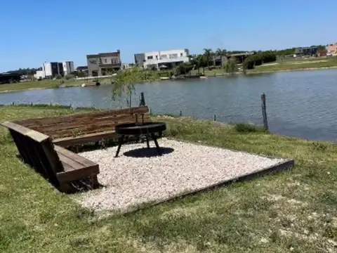 Casa 4 ambientes con 4 baños