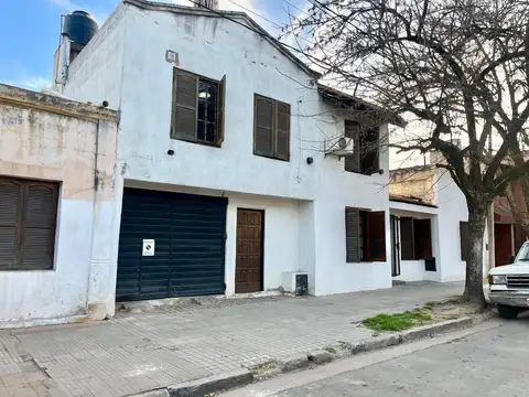 VENTA CASA ALTA CÓRDOBA 2 DORMITORIOS CON 3 DPTOS Y LOCAL