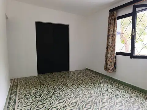 Casa en Alquiler con 1 cochera