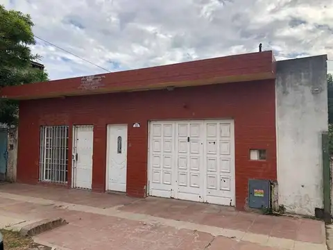 En venta casa 5 ambientes con departamento independiente en barrio Carabaggio de Jose C. Paz