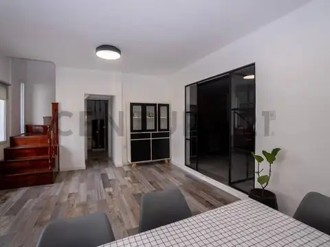Casa en Alquiler con 1 cochera