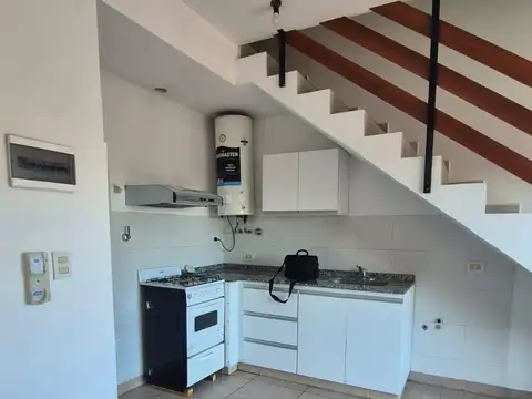 Presidente Peron 4400, Piso 2
