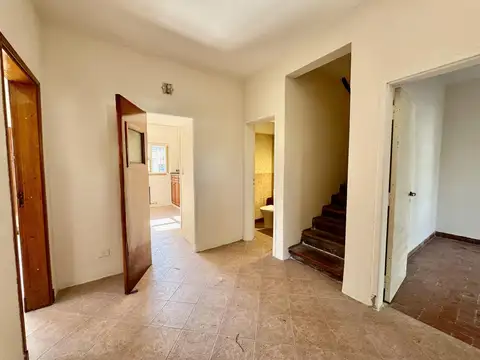 Casa 5 ambientes con 2 baños