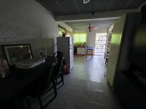 Casa 2 ambientes con 2 baños