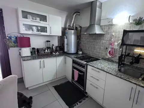 VENTA CASA BARADERO 4 HAB - COCHERA - PILETA