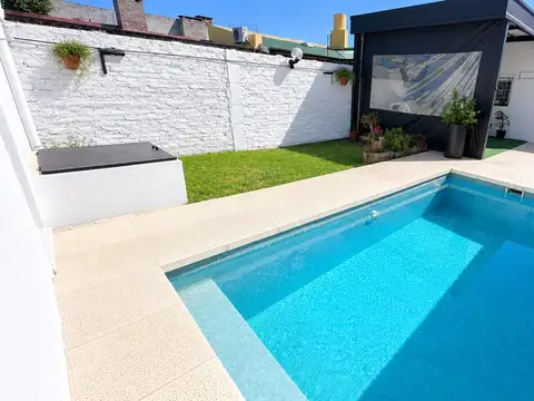 VENTA CASA BARADERO 4 HAB - COCHERA - PILETA