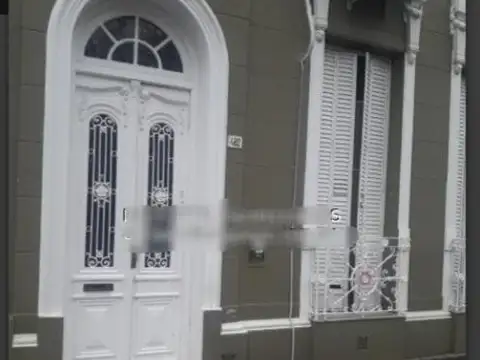 61 e/4 y 5 La Plata
