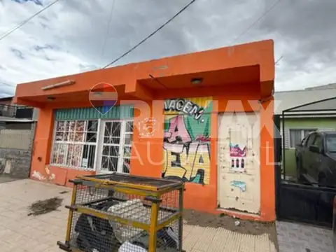 CASA CON LOCAL-BºSAN CAYETANO