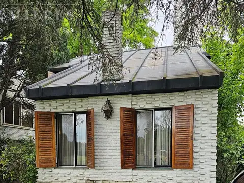 Casa 5 ambientes con 2 baños