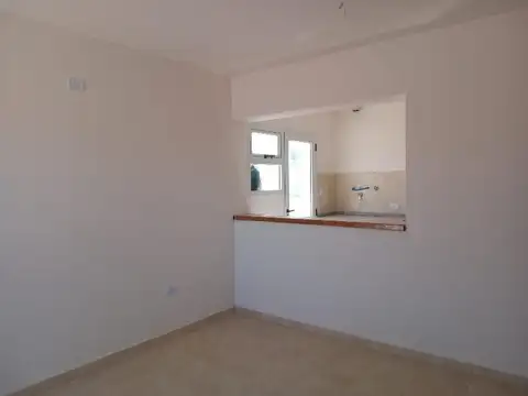 Casa 4 ambientes con 1 baño