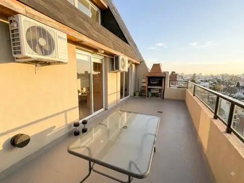 Departamento Penthouse 2 ambientes Agronomía con terraza y parrilla