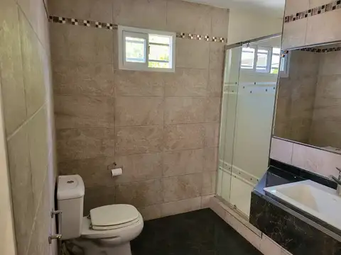 CASA 6 AMBIENTES VENTA LUIS GUILLON APTA CREDITO