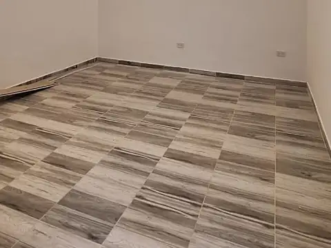 VILLA REAL. BEIRO 5500.PH IMPECABLE DE 4 AMBIENTES REFACCIONADO A NUEVO. TERRAZA 