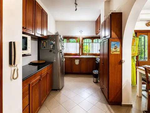 Casa 5 ambientes con 4 baños