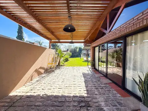 Casa en Alquiler en Funes, USD 1.000
