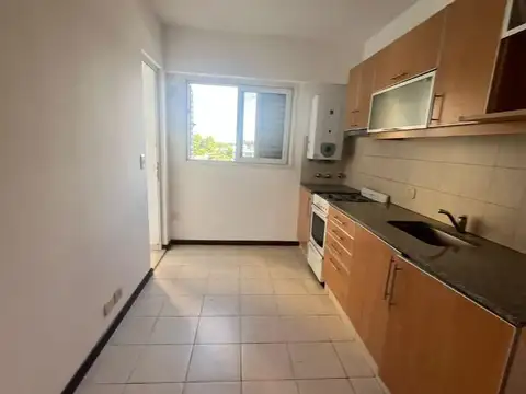 Departamento en Alquiler en Abasto, $ 600.000